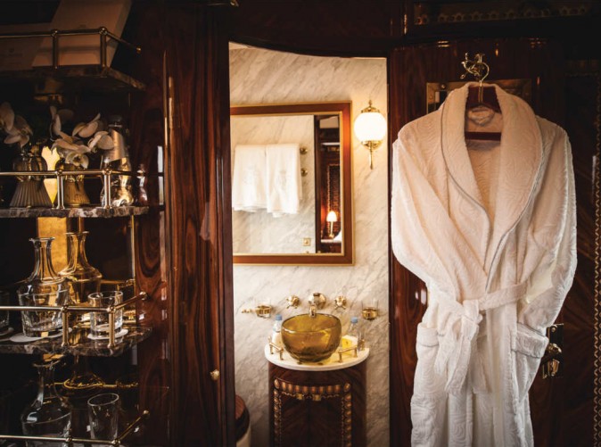 024_Venice Simplon Orient Express - Lernidee Reisen_Schoene Aussichten Touristik - VSOE-ACC-SUI-18 - Copyright Belmond